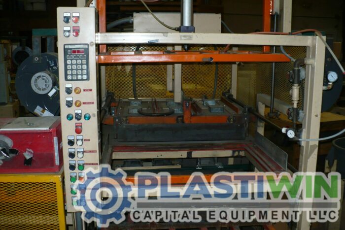 Used Heartland Model HIL3636 Inline Thermoformer 4 In-line thermoforming machine