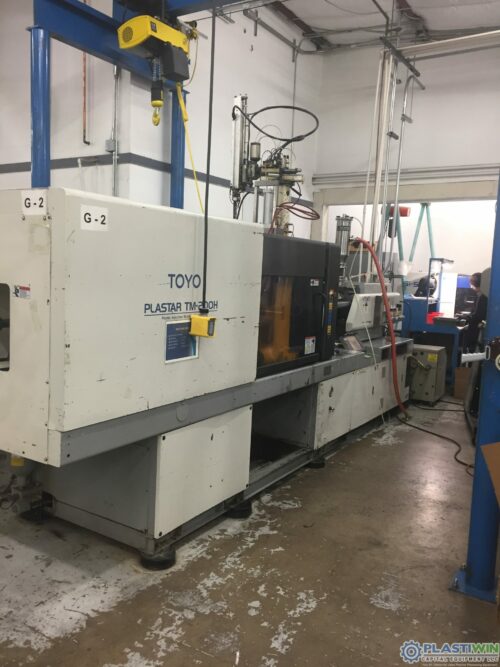 200 Ton Toyo 200H Injection Molding Machine (1)