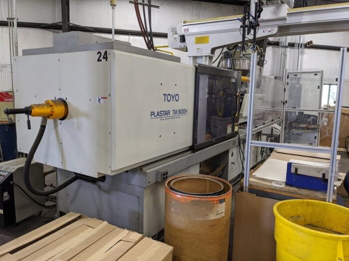 used 300 ton toyo tm-300h injection molding machine