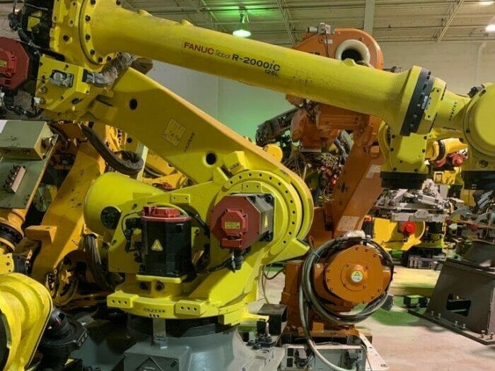 used fanuc r2000ic/125l 6-axis robots