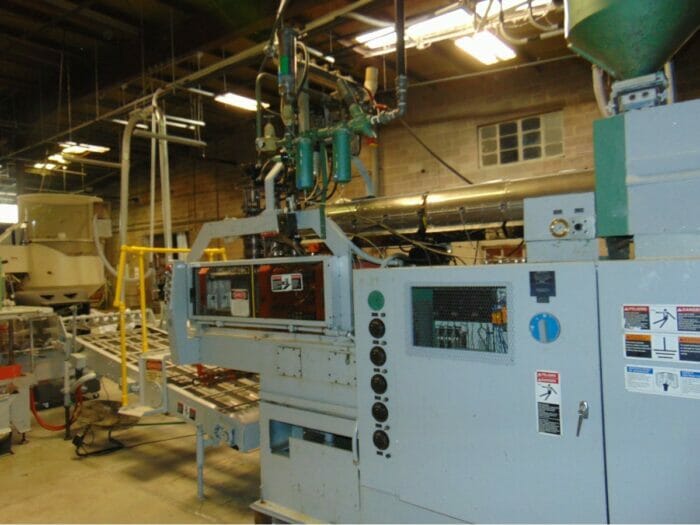 used screw extrusion blow molding machine