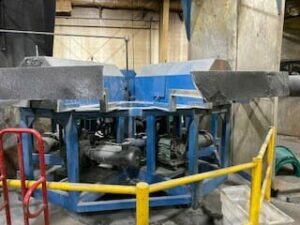 used ferry rs5 280 turret rotational molding machine