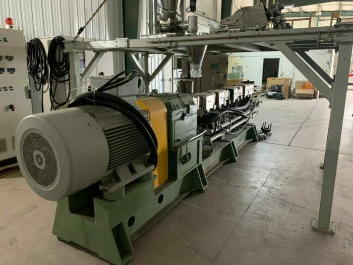 used 63mm nanjing giant twin screw extruder