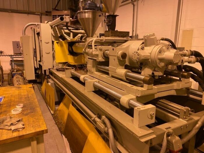 used 400 ton cincinnati mh400 injection molding machine
