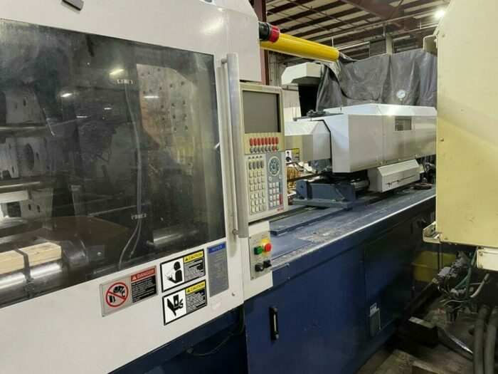 used 300 ton demag 300ht1920 injection molding machine