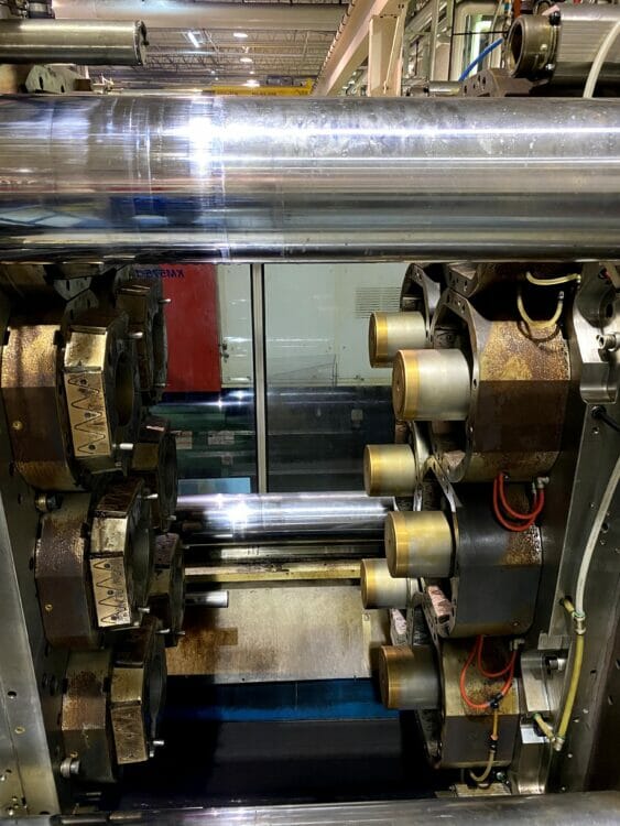 Used 646 Ton Krauss Maffei KM575/12000/C2 Injection Molding Machine