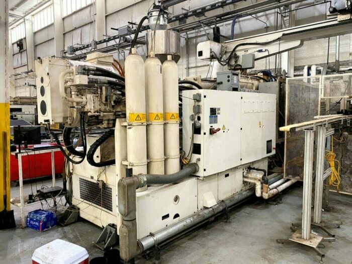 Used 427 Ton Krauss Maffei KM380/3500/C3 Injection Molding Machine