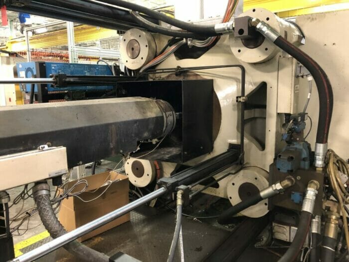 Rebuilt 725 Ton Cincinnati Milacron VL725-76 Injection Molding Machine