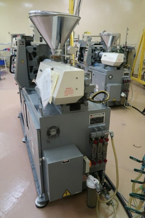 Used 40 Ton Nissei PS40E5A Injection Molding Machine