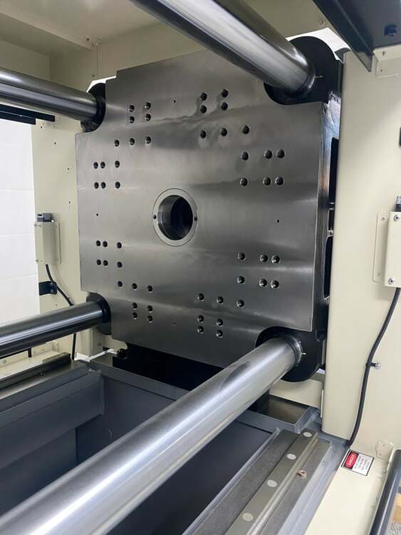 NEW 121 Ton Nissei NEX110IV-18E Injection Molding Machine