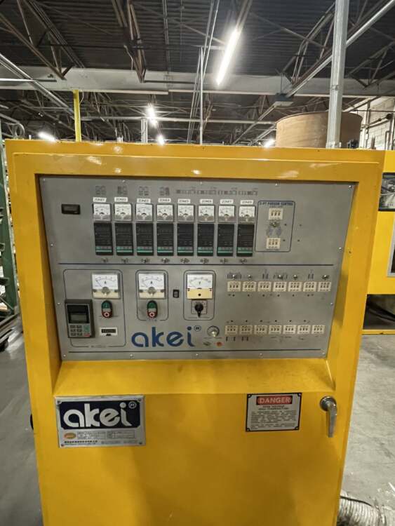 Used Akei Model AO-70SN-TS-DH-PVC Extrusion Blow Molding Machine
