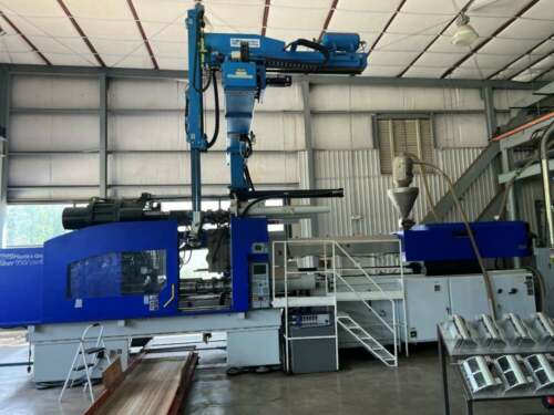 Used 950 Ton Demag 950/6800C Injection Molding Machine