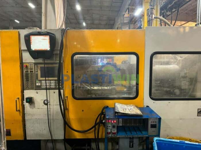 Used 500 Ton Toshiba ISGS500V10-27AT Injection Molding Machine