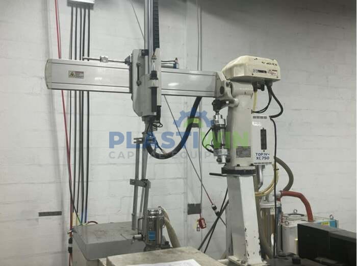 Used HYRobotics Model XC750 Sprue Picker