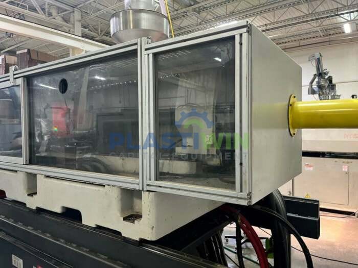 Used 550 Ton Milacron NT-550-80 Injection Molding Machine