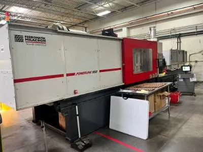 Used 550 Ton Milacron NT-550-80 Injection Molding Machine