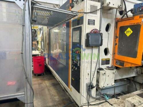 Used 720 Ton Ube UN720W Injection Molding Machine