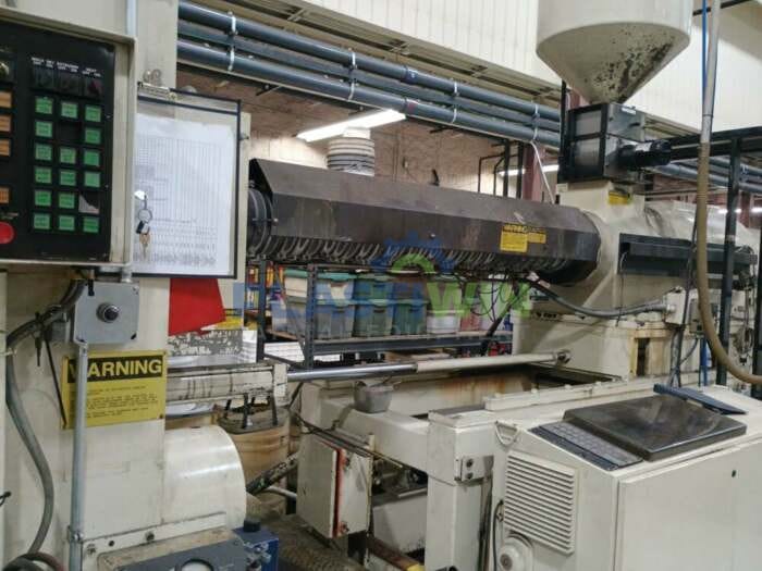 Used 1000 Ton Cincinnati Milacron 1000-165 W/P Injection Molding Machine