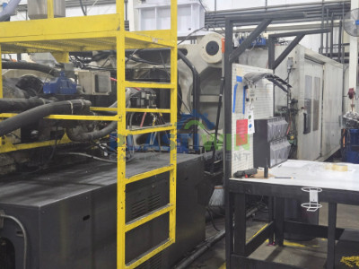 Used 1100 Ton Milacron MM1100-179 Injection Molding Machine