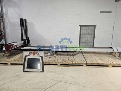 Used Wittmann Model W843 PRO Robot
