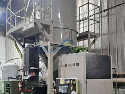 Used Conair W1000 Desiccant Dryer with Hopper
