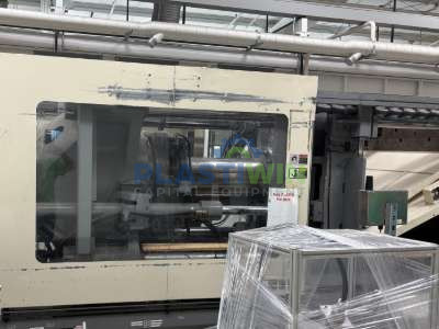 Used 618 Ton Nissei FV560-210L Horizontal Injection Molding Machine