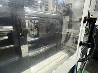 Used 90 Ton Milacron Q90 Horizontal Injection Molding Machine