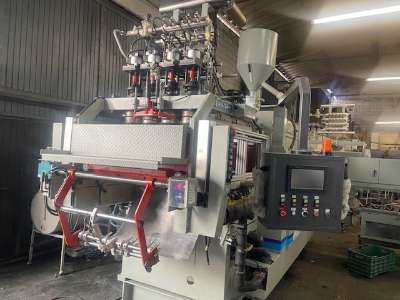 Used Uniloy 350-R2 4-Head Reciprocating Screw Blow Molding Machine