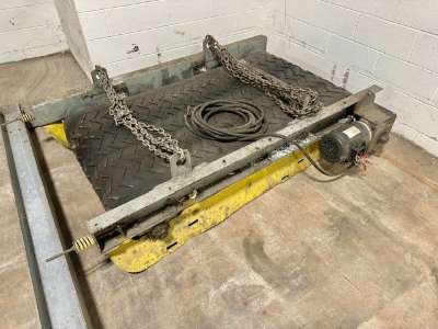 Used 40" x 44" Cross Belt Magnet