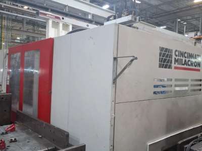 Used 1100 Ton Cincinnati Milacron MG1100 Injection Molding Machine