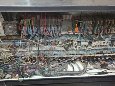 Used 1100 Ton Cincinnati Milacron MG1100 Injection Molding Machine