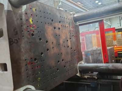 Used 1100 Ton Cincinnati Milacron MG1100 Injection Molding Machine
