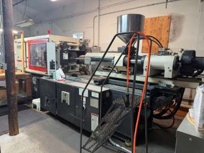 Used 170 Ton Cincinnati MT 170-22 Injection Molding Machine