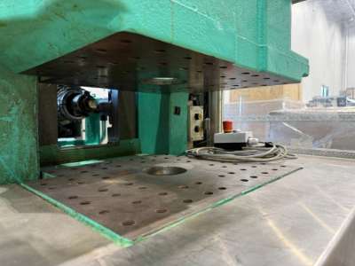Used 55 Ton Arburg Allrounder 375V 500-170 Vertical Injection Molding Machine